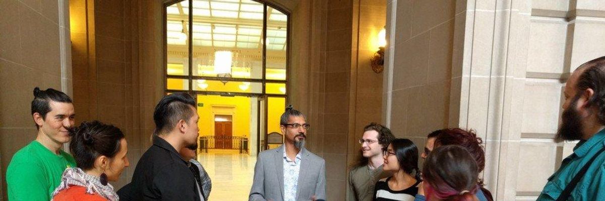 2020: Democratic Establishment vs. Democratic Socialists