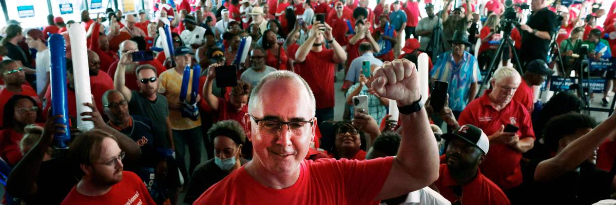 Shawn Fain speaks to UAW members.