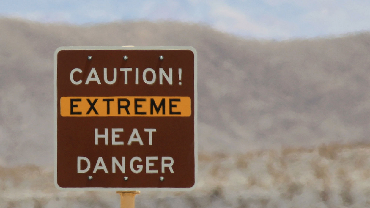 Sign cautioning of extreme heat danger in California