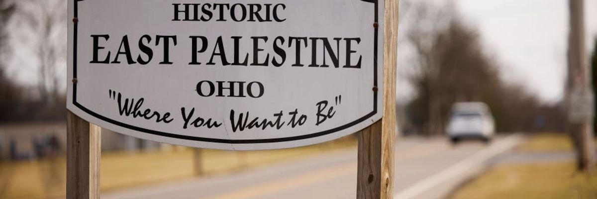Sign to East Palestine, Ohio