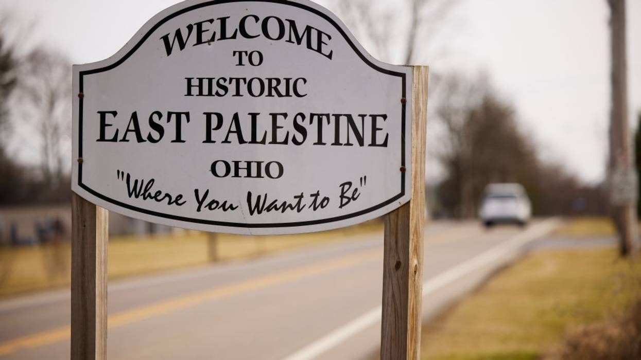 Sign to East Palestine, Ohio