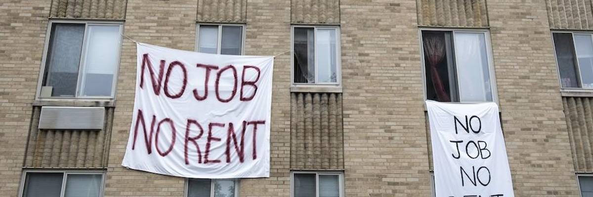 'Trump Has Abandoned Them': 1.3 Million New Unemployment Claims Spotlight 'Unthinkable' Consequences of Refusing Relief Package