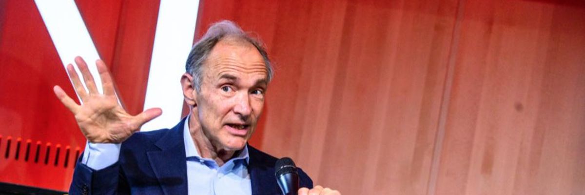 As Web Turns 30, Pioneer Tim Berners-Lee Says 'You Should Have Complete Control of Your Data'