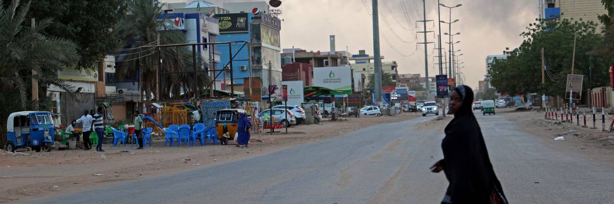 Smoke billows above residential buildings in east Khartoum on April 16, 2023 as fighting continues between the Sudanese Armed Forces and the paramilitary Rapid Support Forces.