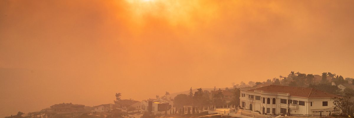 Smoke from the Blue Ridge fire fills the skies in Yorba Linda, California