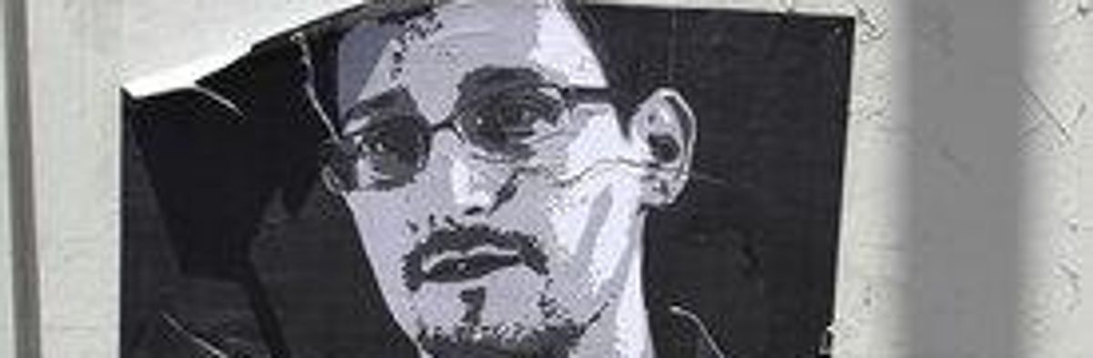 Snowden Applies for Temporary Asylum in Russia
