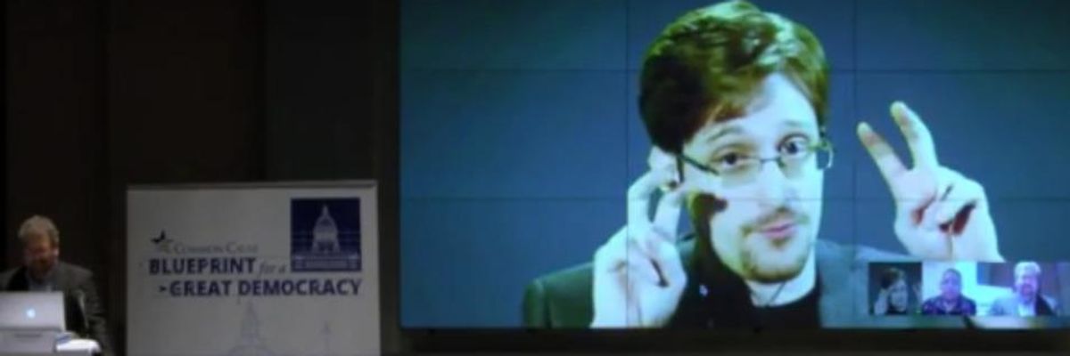 Snowden Calls "Bullshit" on FBI's Claim It Needs Apple to Unlock iPhone