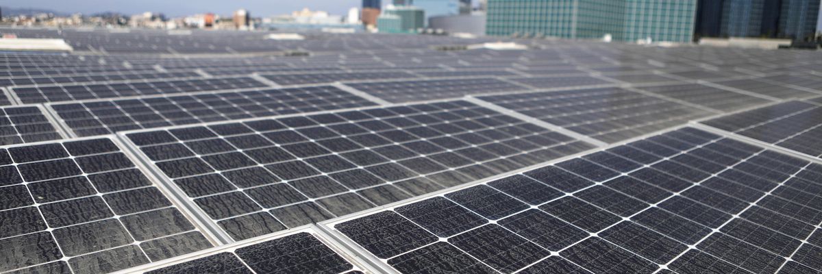 Amid Demands California Goes Beyond 'Climate Capitalism,' Gov. Brown Signs 100% Renewables by 2045 Into Law