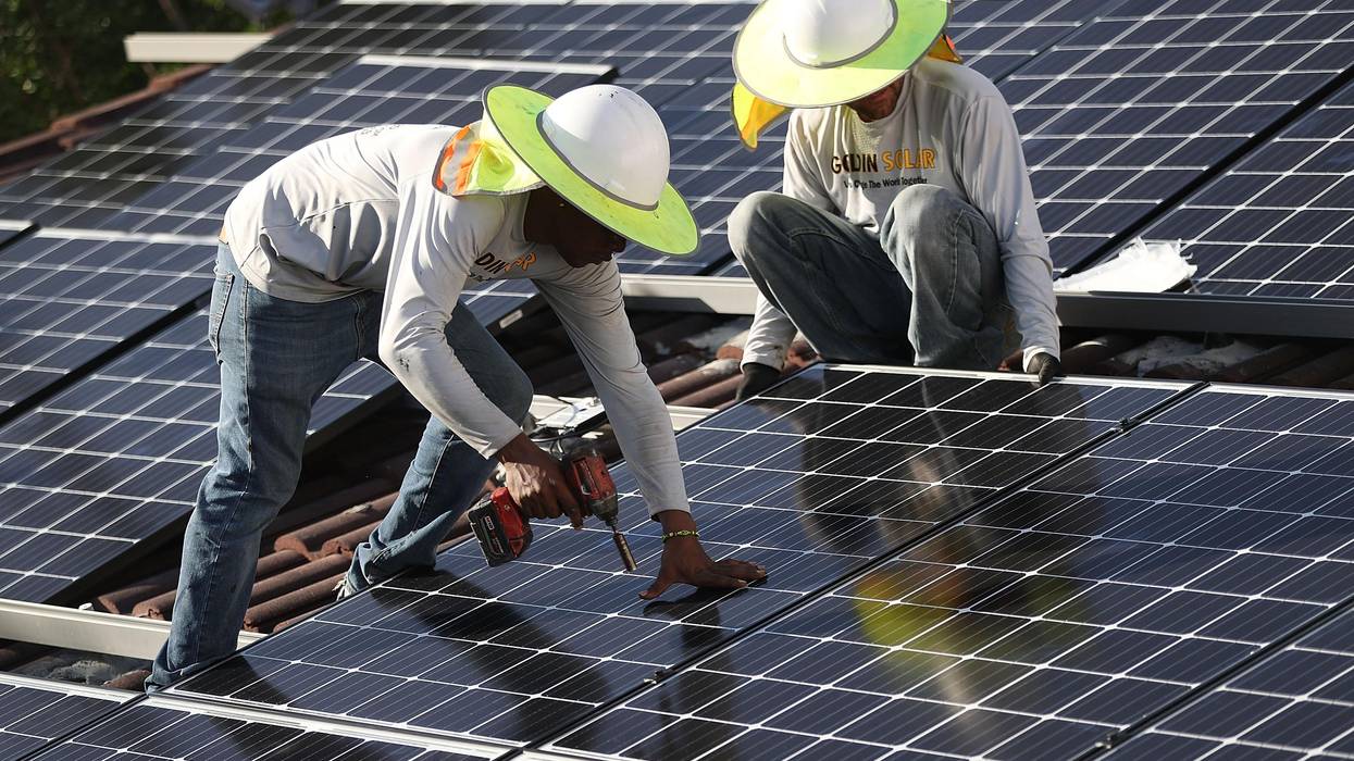 solar-roof-installation