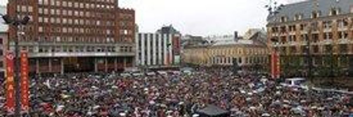 40,000 Norwegians Sing Out in Defiance and Love