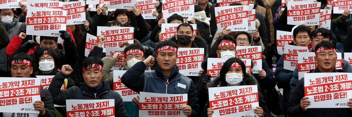 South Korea truckers on strike