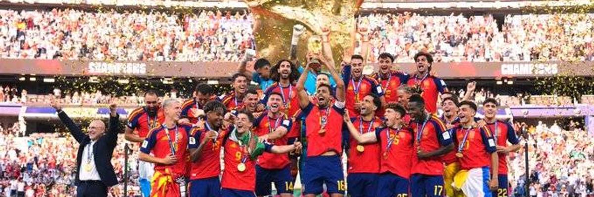 Spain's World Cup victory photo without Trump.