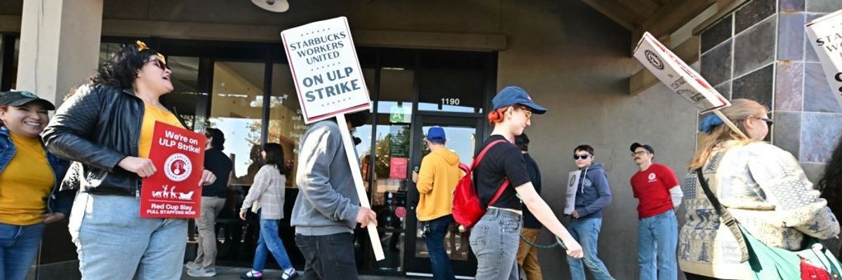 Starbucks workers picket