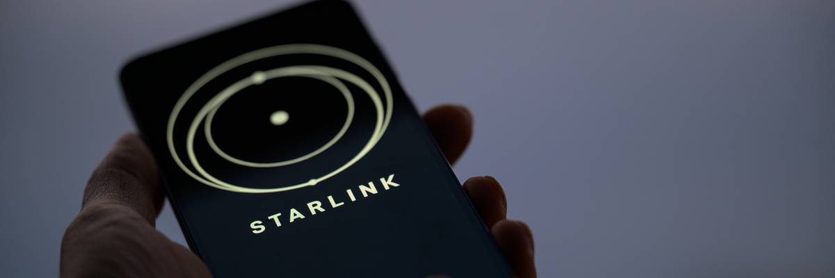 Starlink logo is displaye