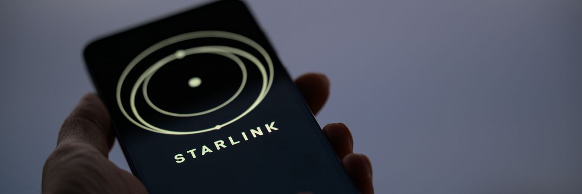 Starlink logo is displaye