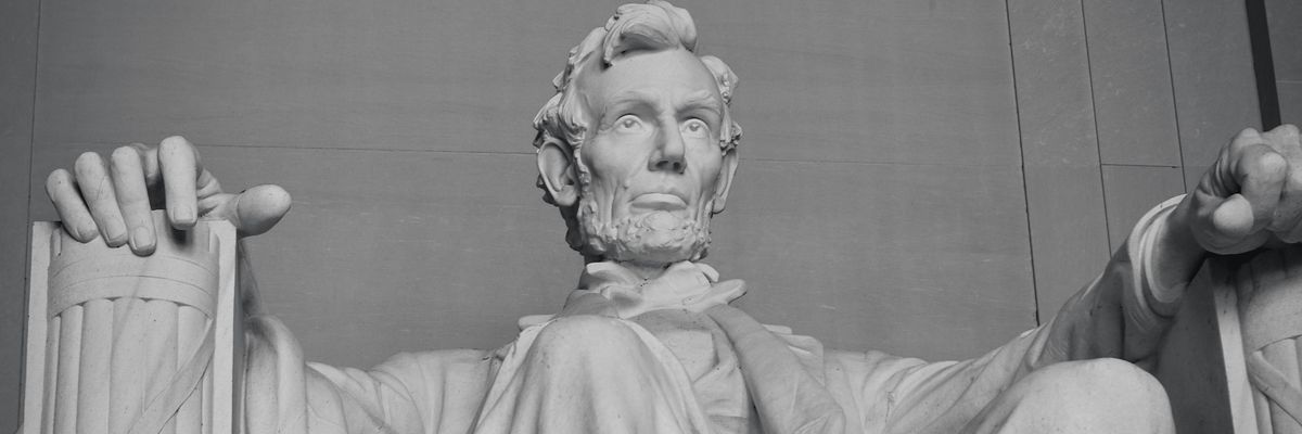 Statue of Abraham Lincoln