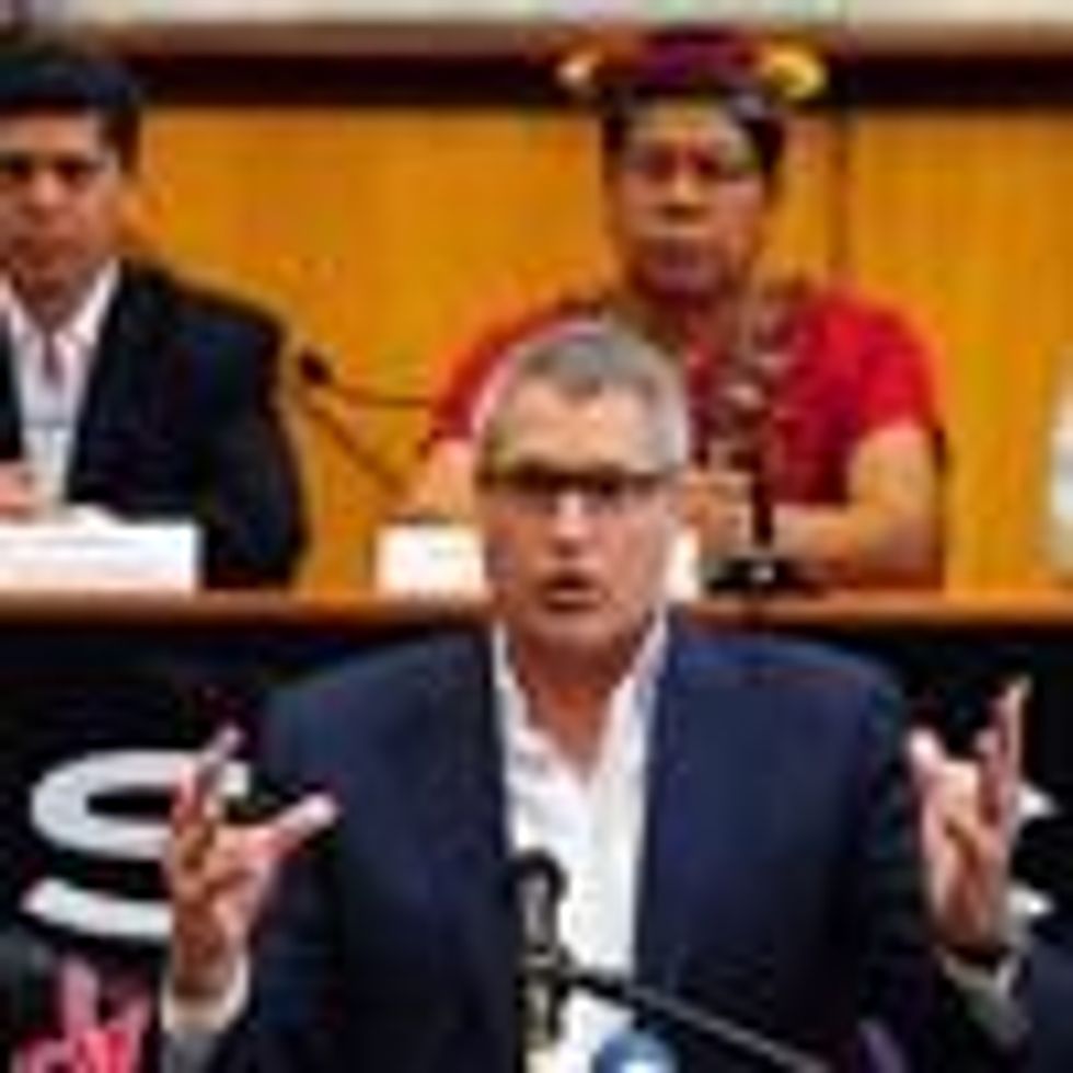 Steven Donziger, a human rights lawyer working of behalf of Ecuadorians harmed by over three decades of Texaco-Chevron's oil drilling and dumping of toxic wastewater in the Amazon rainforest, speaks at a press conference on March 19, 2014 in Quito. (Photo: Rodrigo Buendia/AFP via Getty Images)