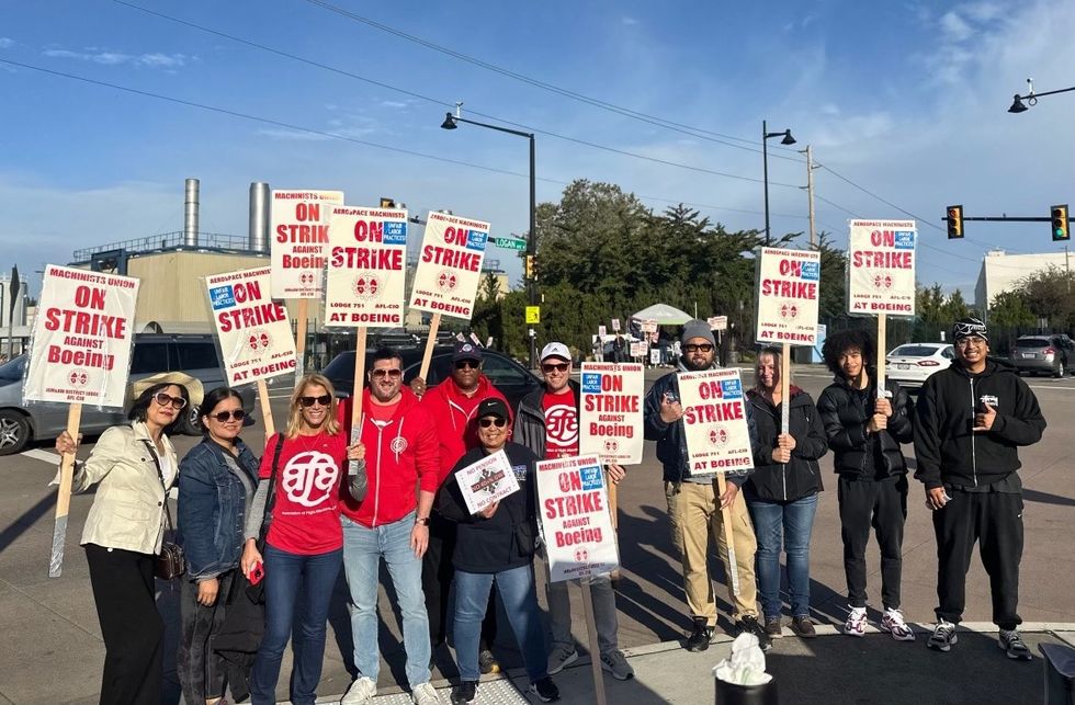 striking Boeing workers