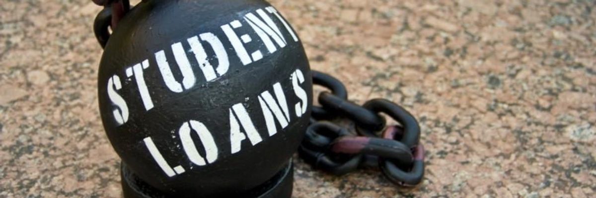 'We Are Crushing the Next Generation': Young Millennials Saddled With $1,005,000,000,000 in Student Debt