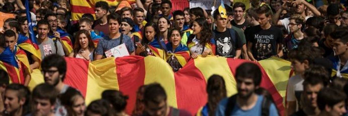 Tens of Thousands March in Catalonia Against 'Franco-Style' Repression of Spanish Govt