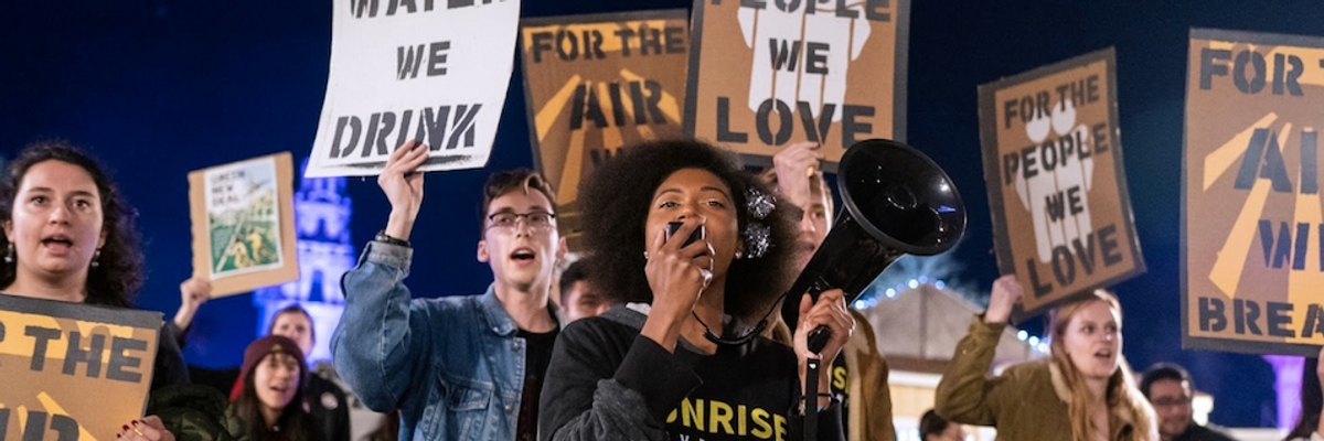 Sunrise Movement to Host Nationwide House Parties to Boost Sanders, Demand Green Green New Deal
