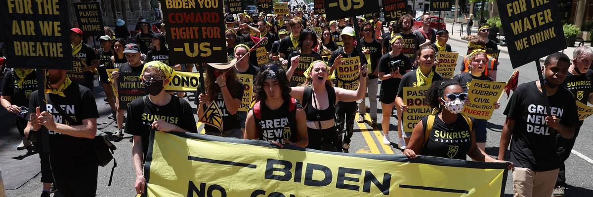 Sunrise Movement members march to the White House