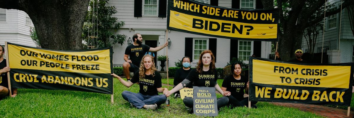 Sunrise protesters on Cruz's lawn