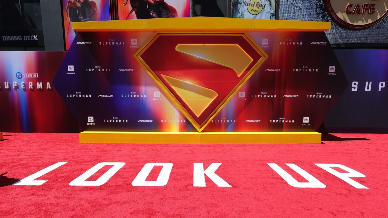Superman logo at premiere.