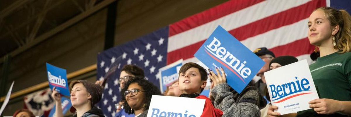 Latest Poll Shows Sanders With 'Commanding Lead' as Democratic Hopefuls Head to New Hampshire
