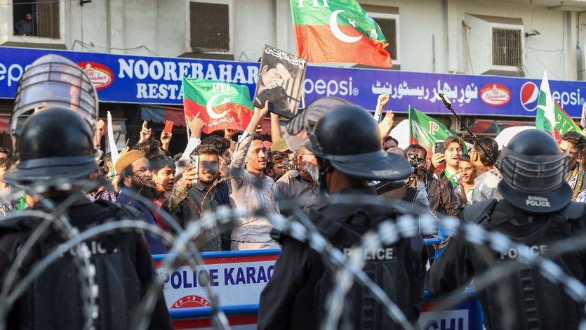 Supporters of Khan's Pakistan Tehreek-e-Insaf (PTI) party 