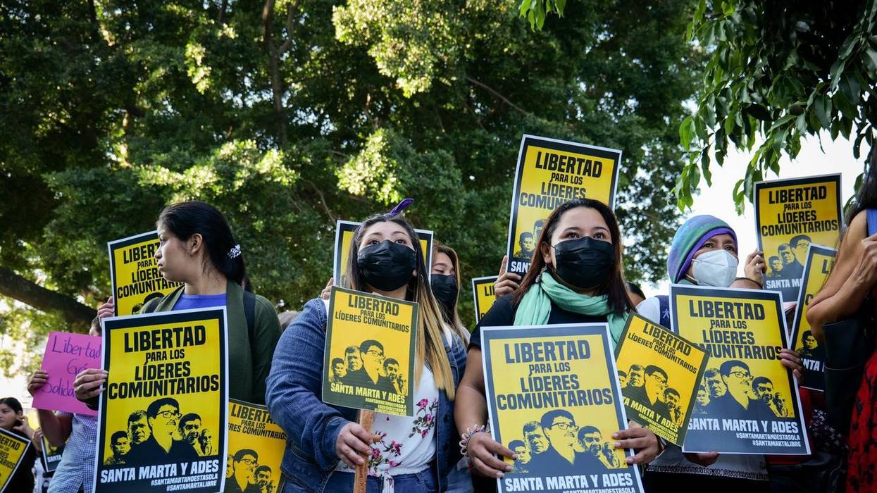 Supporters of Salvadoran water defenders demanded their release in San Salvador on January 19, 2023.