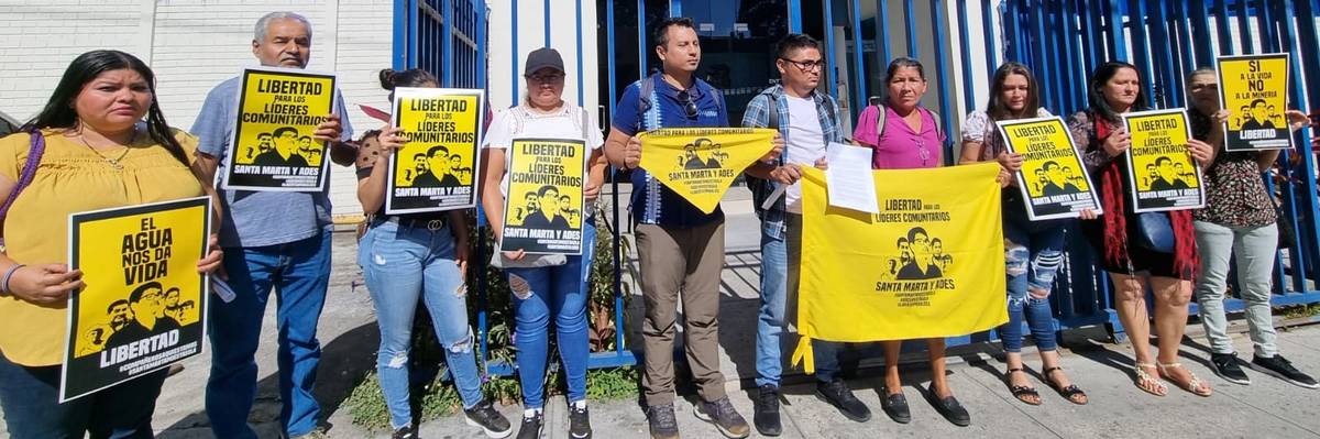 Supporters of the Santa Marta Five