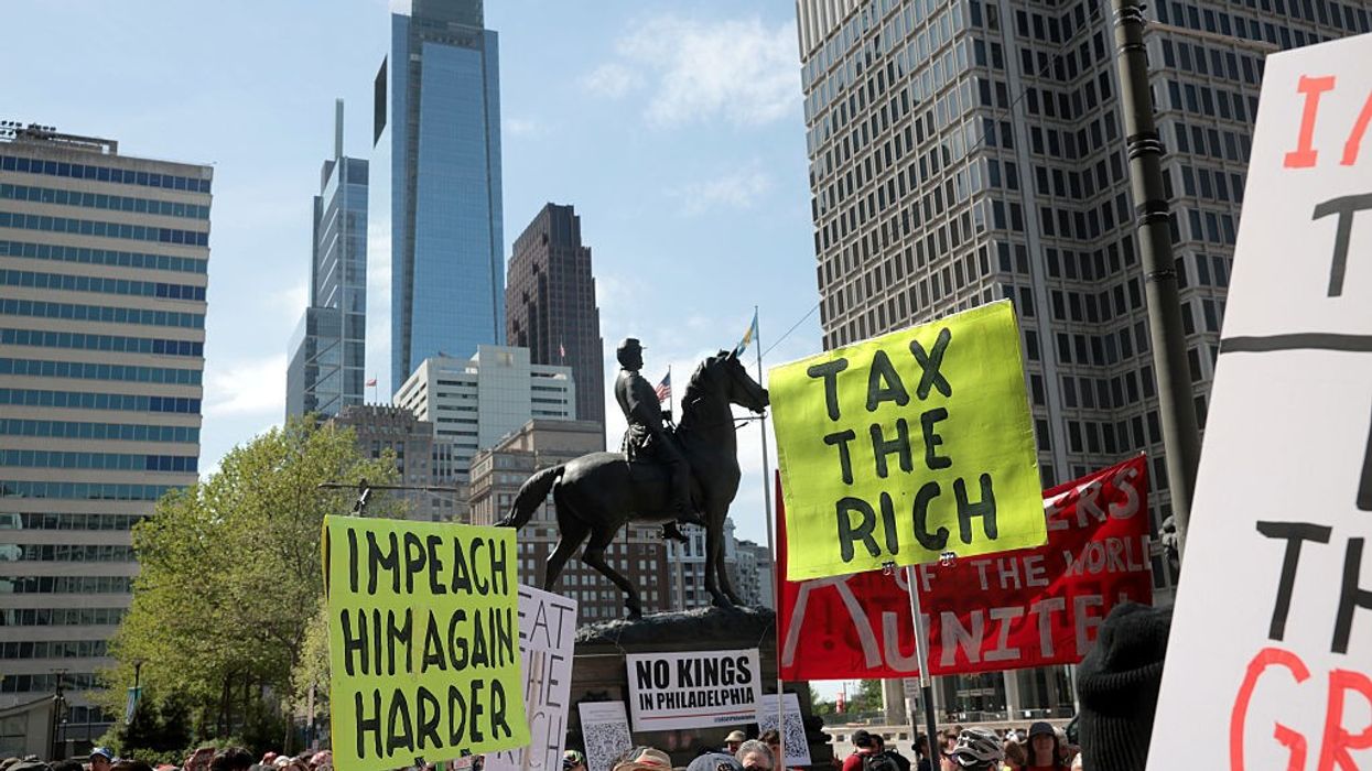 As Trump Recession Looms, New WSJ Poll Backs Call for Democrats to Embrace Economic Populism