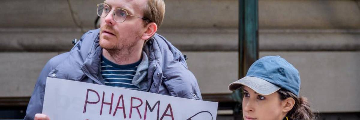 To Fight Pharma Greed That Costs 'Human Lives,' Sanders Unveils Bills to Slash Drug Prices