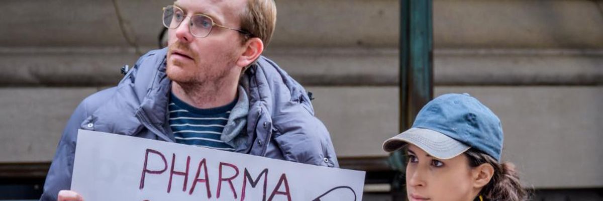 To Fight Pharma Greed That Costs 'Human Lives,' Sanders Unveils Bills to Slash Drug Prices