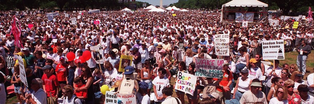 Tens of thousands for Million Mom March against gun violence