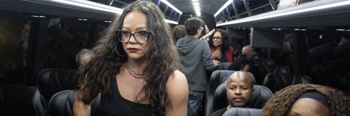 Texas state lawmakers on bus fleeing state.