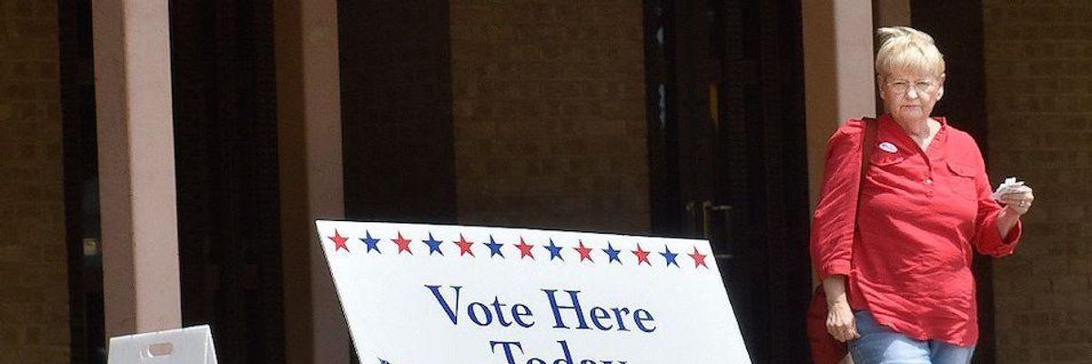 'A Stain on Our Democracy': Texas Democrats File Suit to Stop GOP Voter Suppression Efforts