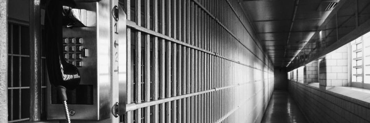 Trailblazing California Law Abolishes Cash Bail, But Rights Groups Warn It Won't End Unjust Pre-Trial Detentions