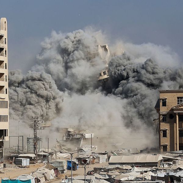 Bombing of Hospitals and Mass Slaughter of Civilians Continues in Gaza as Trump, Netanyahu Meet