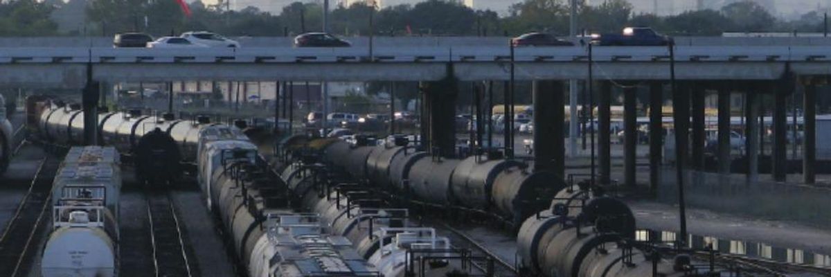 California Braces for Explosion of Oil by Rail Shipments