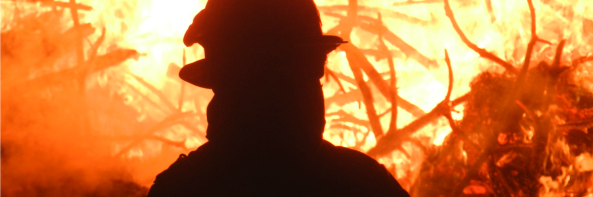 1,000 First Responders Urge Congress to Restore Net Neutrality After Verizon Throttles California Firefighters During Wildfires