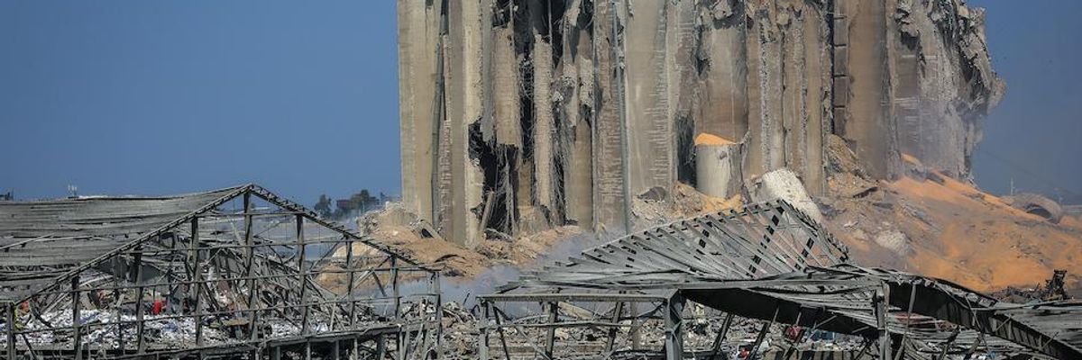 'Solidarity' From Around the World as Beirut Reels After Disaster Leaves 300,000 Displaced, 100 Dead, Over 4,000 Injured