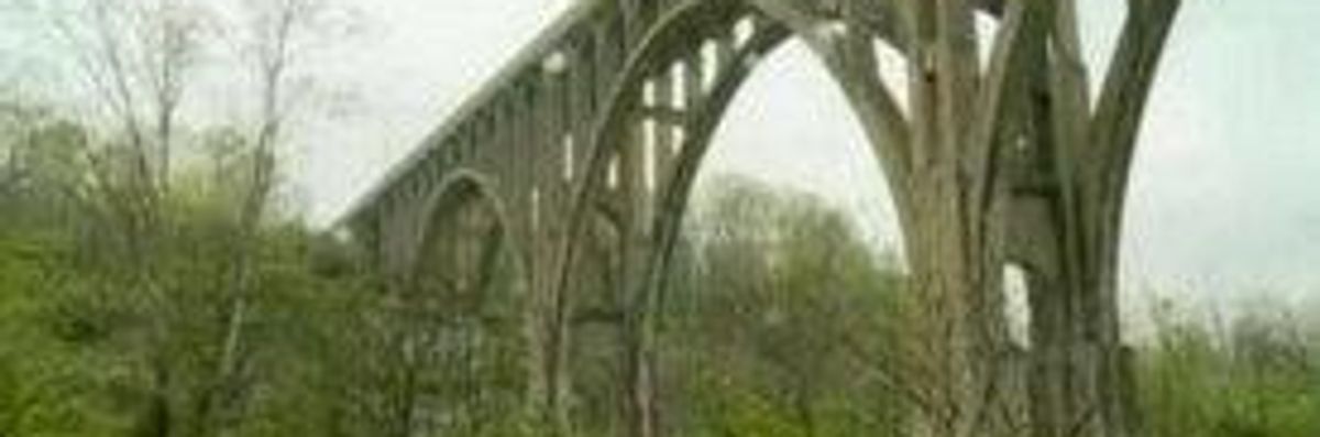 FBI Sting Charges 5 with Planning to Bomb Bridge; Occupy Cleveland Cancels Rally; Read Full Affidavit...