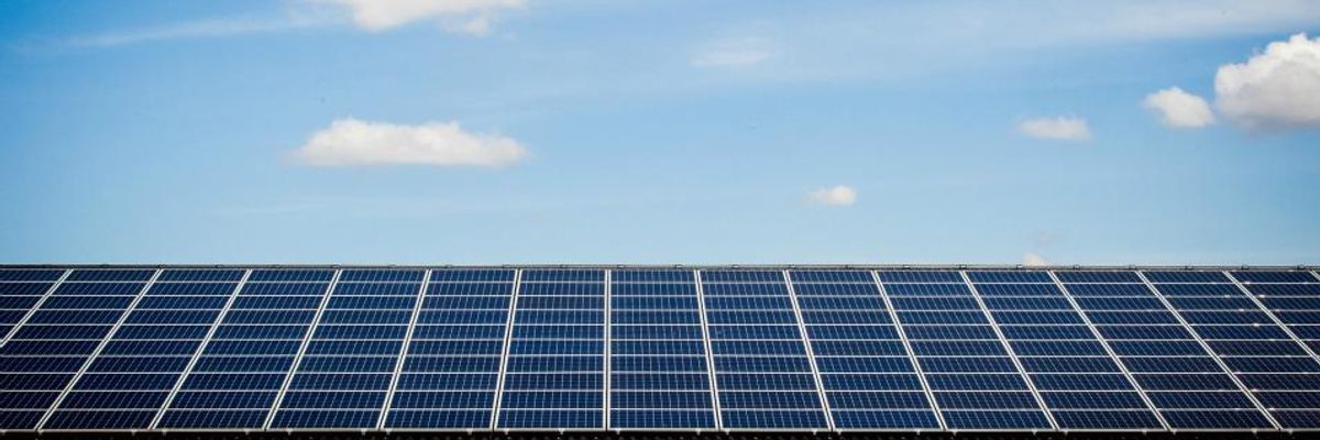 After Paris, Fossil Fuels Flail While Solar Stocks Soar