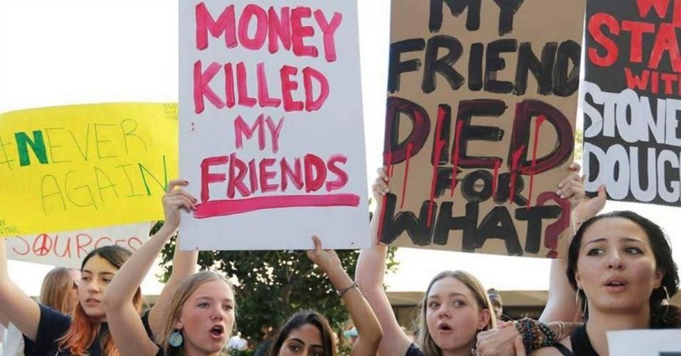 The grassroots effort that has emerged from the school shooting in Parkland, Florida has struck an ambitious, progressive tone--in stark contrast to that of Democratic leadership after the shooting in Las Vegas last year. (Photo: @SEFrench/Twitter)