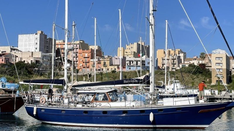 The Madleen in harbor.