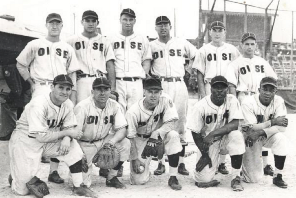 The OISE All-Stars, 1945. Sam Nahem is third from right on the top row. Willard Brown is second from right, front row. Leon Day is far right, front row.