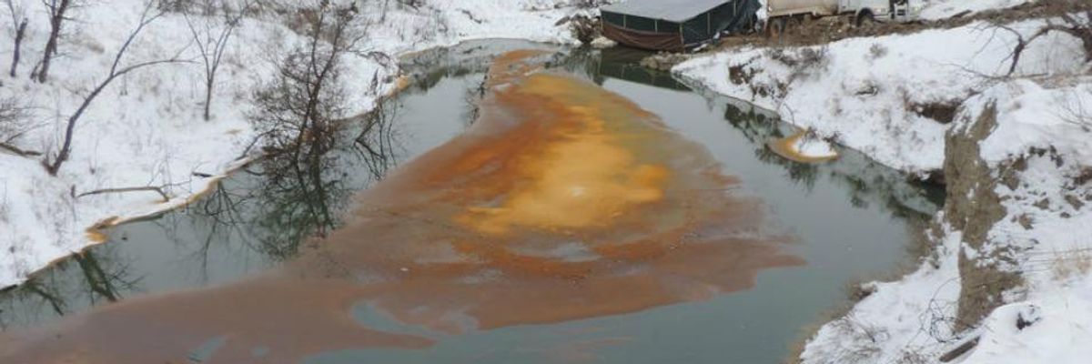Pipeline 150 Miles From Standing Rock Spills Over 170,000 Gallons of Crude