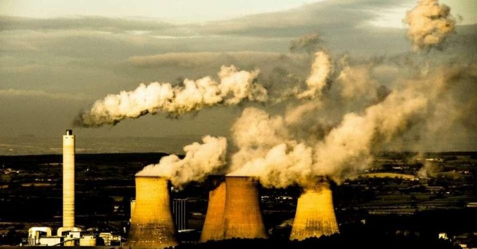 The report--based on contributions from over 450 scientists from around 60 countries--is the most detailed climate assessment that has emerged from a government agency since Donald Trump became president. (Photo: Francesco Falciani/Flickr/cc)